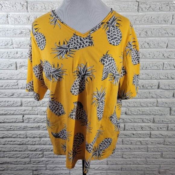CJ Banks Tops - CJ Banks Womens Top 1X Plus Tee Short Sleeve Comfy Yellow Pineapples NOV87XE